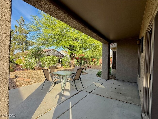 Building Photo - 534 Carmel Mesa Dr