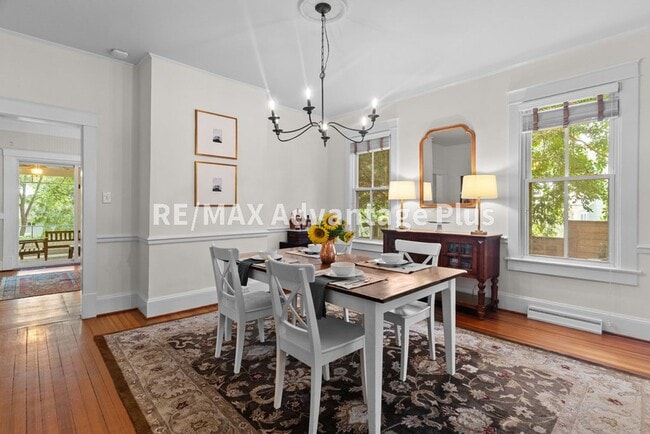 Building Photo - Spacious home located in The Avenues