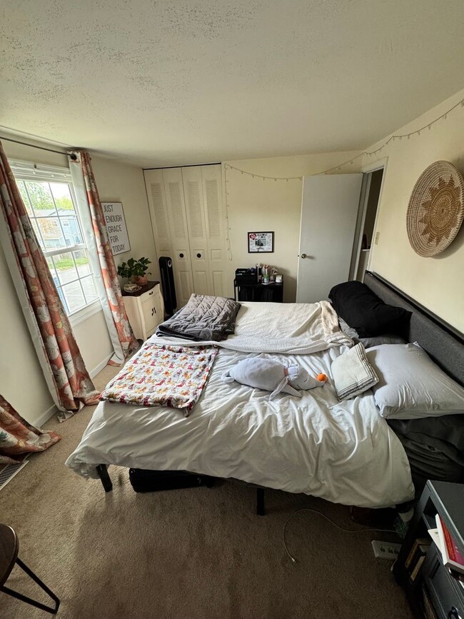 Building Photo - Spacious 3 Bed 2.5 Bath in Henrico/West End
