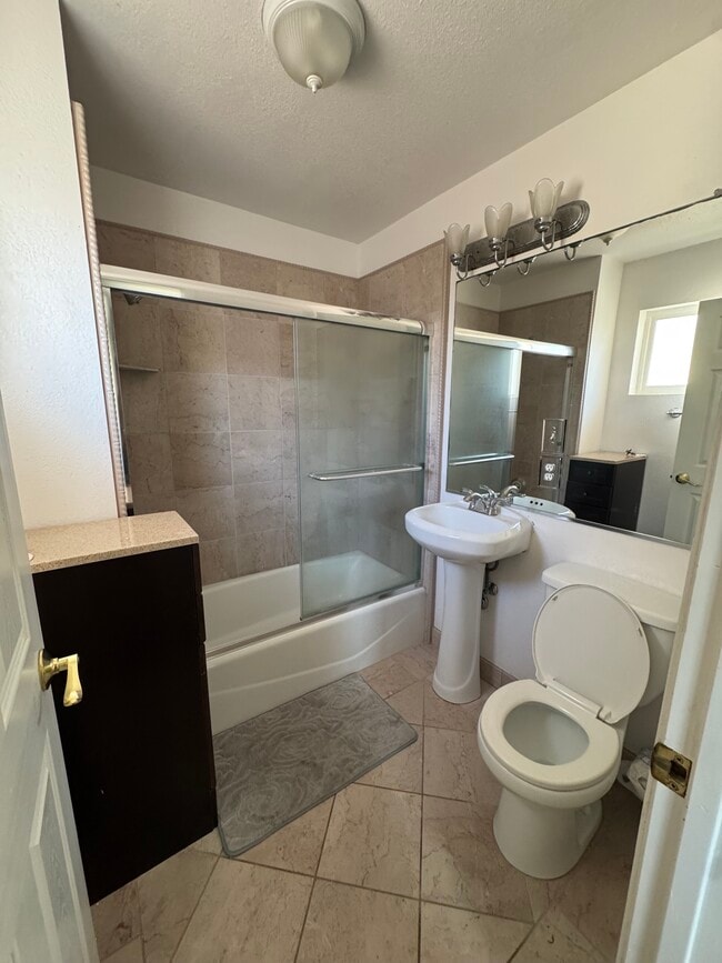Primary Photo - 438 W Ward Ave