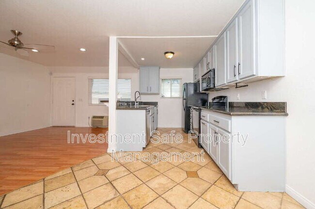 Building Photo - 9860 Dale Ave