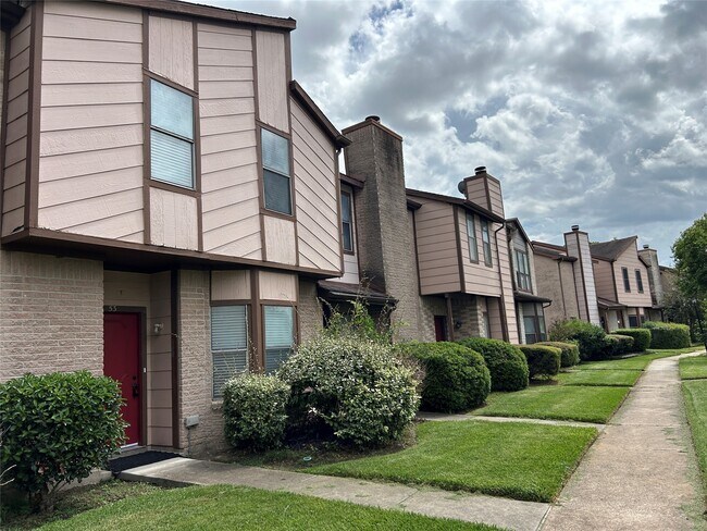 Building Photo - 12400 Brookglade Cir