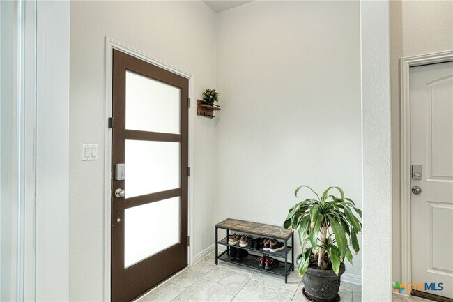 Building Photo - 532 Tanda Ln