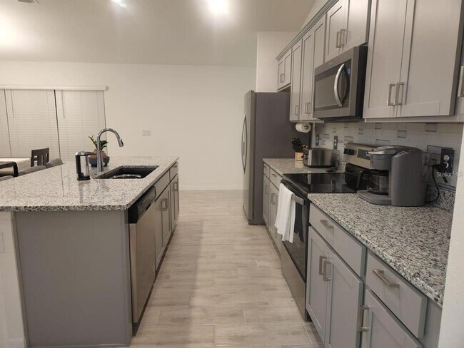 Building Photo - 1055 Papaya Cir.