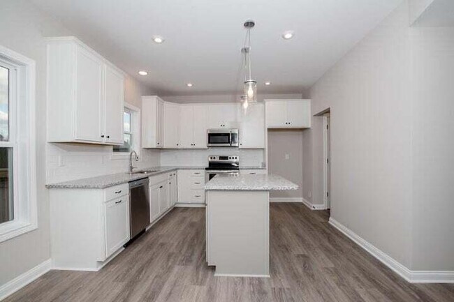 Building Photo - 932 Camden Ct