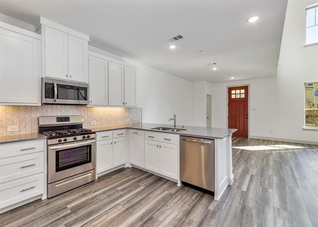 Building Photo - 8804 Samara St