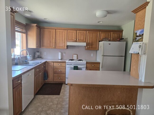 Building Photo - 35 Loker-