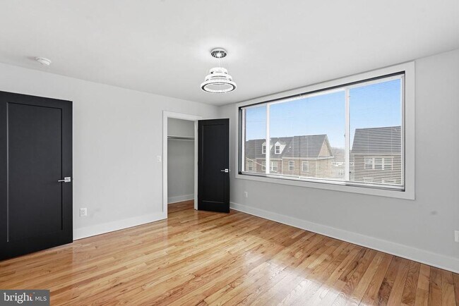 Building Photo - 1204 Trenton Pl SE