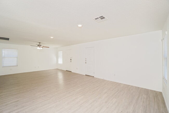 Building Photo - 14711 Brandy Brk