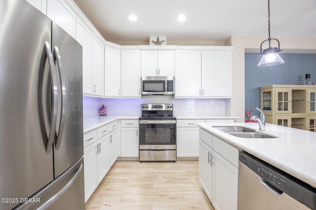 Building Photo - 225 St Somewhere Dr