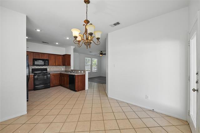 Building Photo - 9846 Cedarcrest Dr