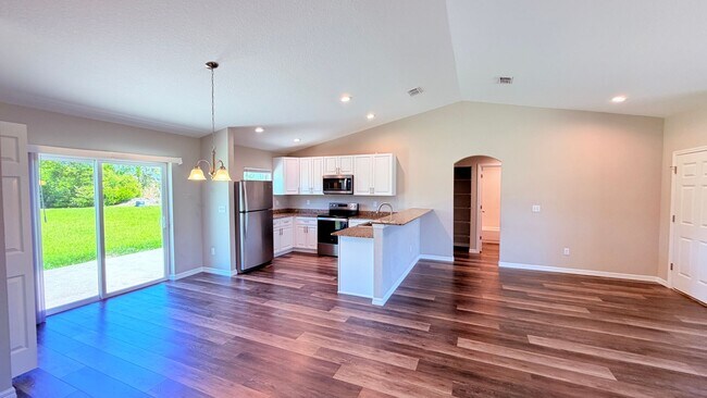 Building Photo - Lovely  3 Bedroom, 2 Bathroom Home in Ocala!!!