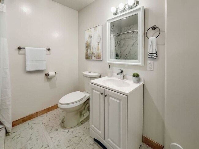 Building Photo - 2494 Birchwood Way
