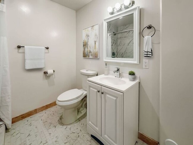 Building Photo - Upgraded 3 Bed / 2 Bath on Fire Mountain