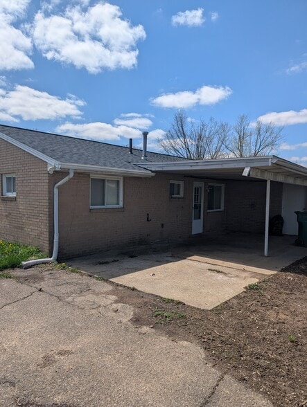 Building Photo - 7465 Rob St NW