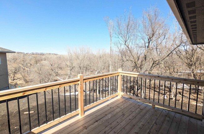 Building Photo - 4 bed 3 bath Townhome For Rent!