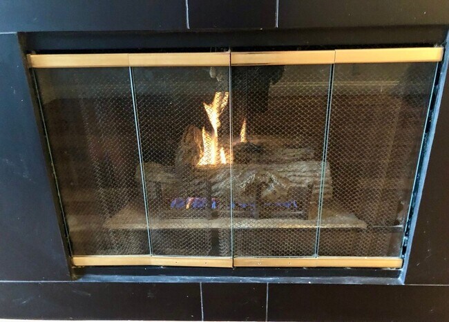 Building Photo - Ideal Location. .. Walk to Bart, Costco, S...