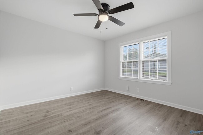 Building Photo - 2608 8th Ave SW