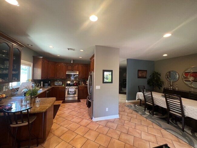 Kitchen/Dining Room - 6947 Jellico Ave