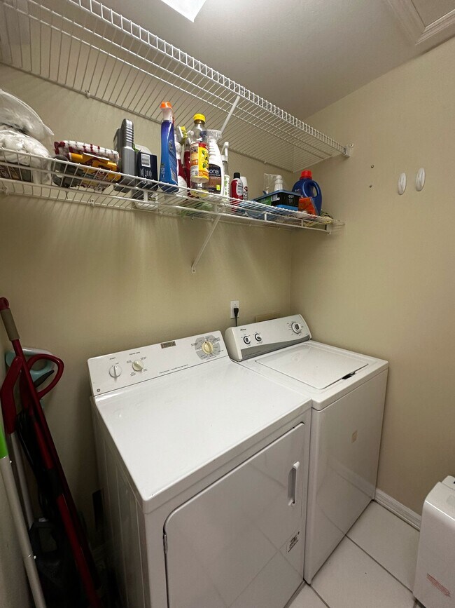 Building Photo - 16411 Millstone Cir