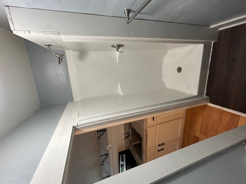 Building Photo - 406 N D St