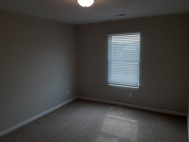 Building Photo - 315 Counter Point Dr