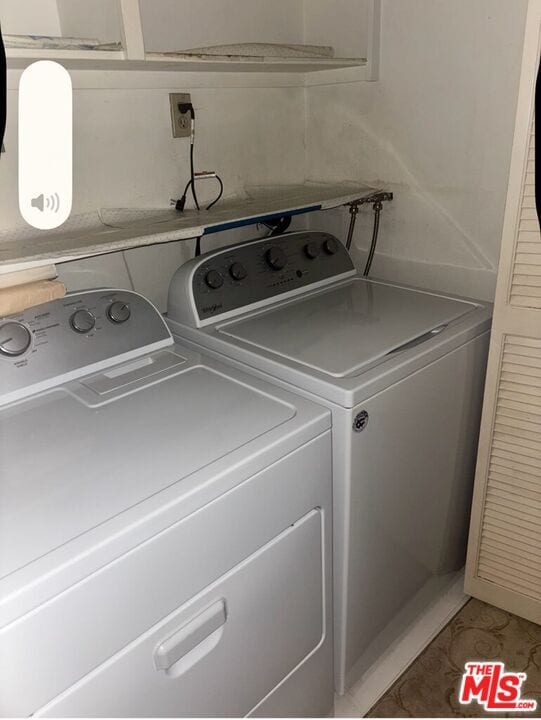 Building Photo - 321 N Oakhurst Dr