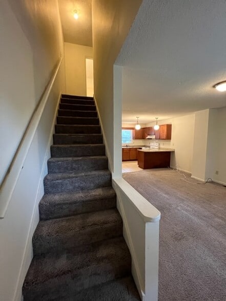 Building Photo - 1 White St