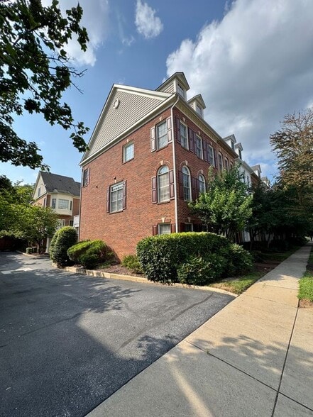 Building Photo - 503 Casey Ln