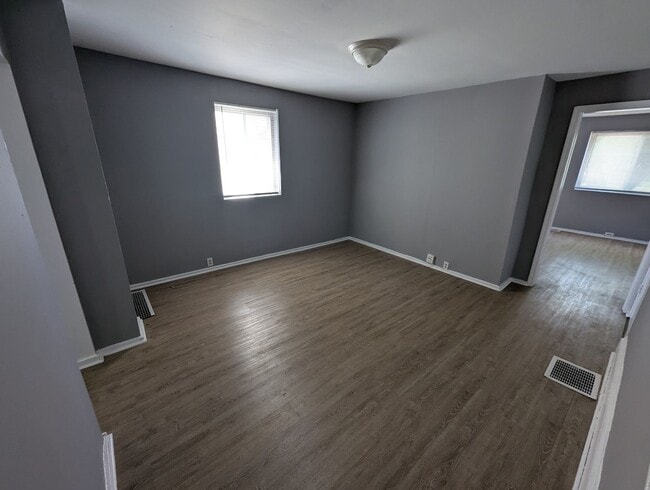 Building Photo - Live on Pennsylvania Ave – Get $100 Off Re...