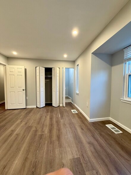 Building Photo - 238 Stevenson Sq