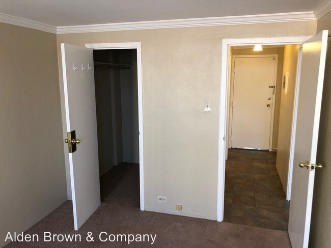 Building Photo - 727 Pearl St