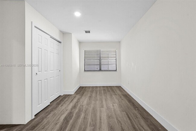 Building Photo - 1730 Acapulco Dr