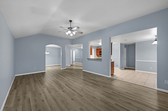Building Photo - 15710 Bannowsky Lane