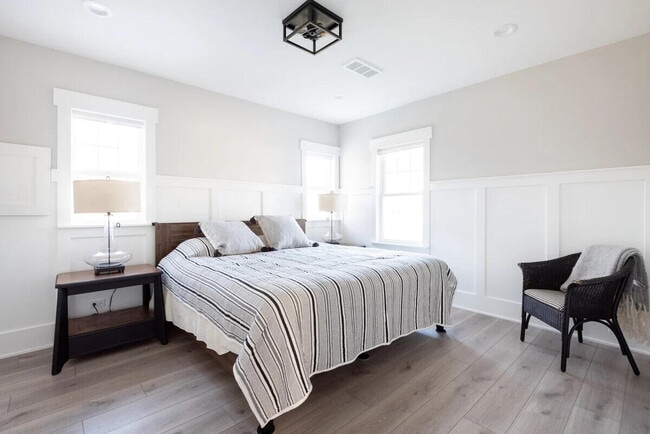 Building Photo - 122 Williams St