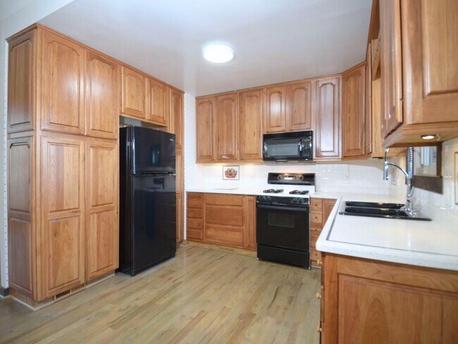 Building Photo - 1179 Justice Dr