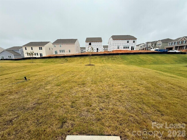 Building Photo - 6337 Fairfax Ct
