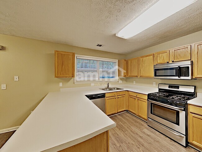 Building Photo - 315 Westminster Dr