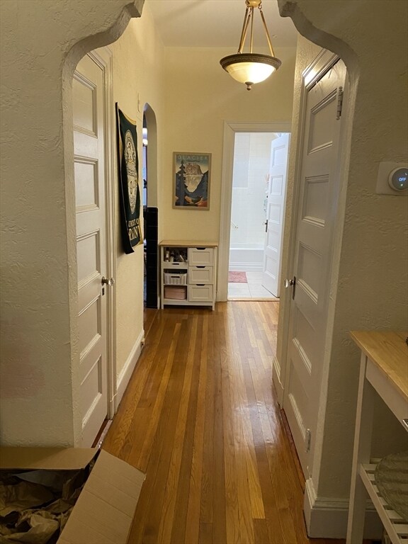 Building Photo - 131 Thorndike St