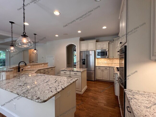 Building Photo - 3353 Cheswick Dr