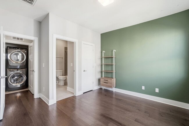 Building Photo - Experience Elevated Urban Living in the Heart of South End