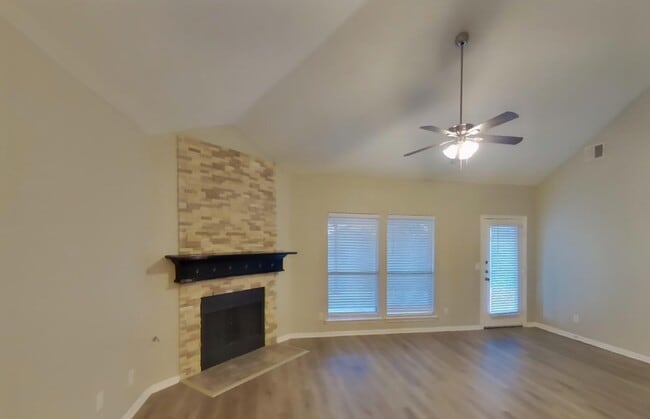 Building Photo - Comfortable 4-Bedroom Property Ready to Move In