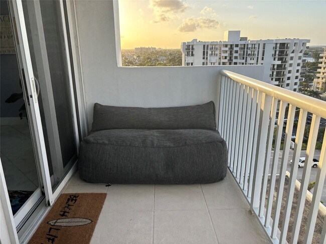 Building Photo - 1370 S Ocean Blvd