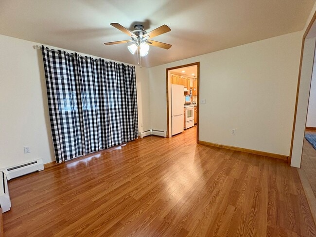 Building Photo - 3 Bedroom Rancher in Lebanon!