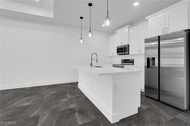 Building Photo - 111 Harry Ave S