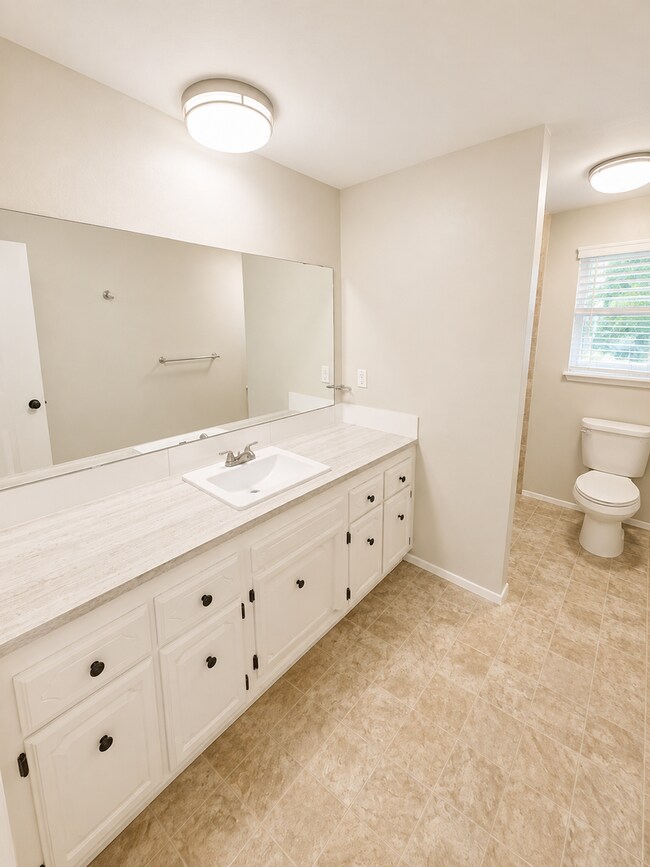 Building Photo - Must See 3 BED/2 Bath Rambler in Yelm Available 8/10/26! Close to JBLM!!!