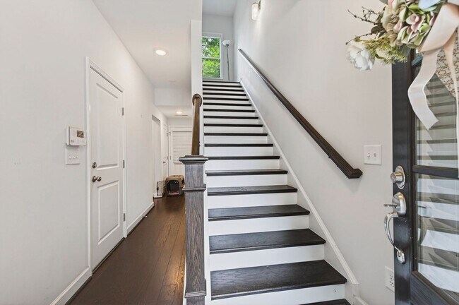 Building Photo - Stunning & Spacious Downtown Kennesaw Townhome 3 Bed 3.5 Bath w/2 Car Garage!