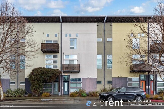 Building Photo - 2 br, 2 bath Townhome - 2910 Mandela Pkwy,...