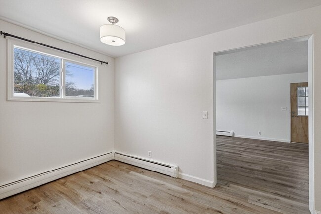 Building Photo - Knowles Properties