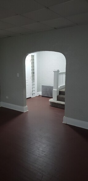 Building Photo - 535 Shelbourne Ave